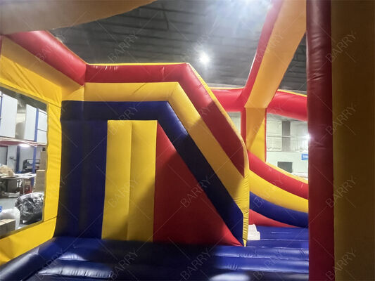Casa de salto inflável comercial de marca com escorrega