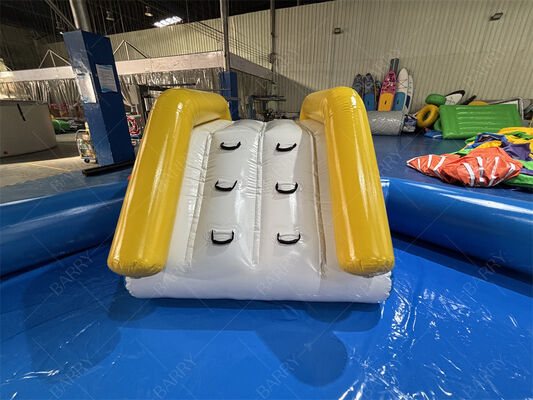 Parque aquático inflável de dragão de grau comercial, parque aquático de deslizamentos múltiplos com grande piscina Para parques de diversões Festivais