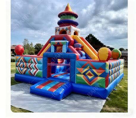 Castelo inflável de carnaval geométrico com escorregadores duplos – Centro de recreação infantil de nível comercial