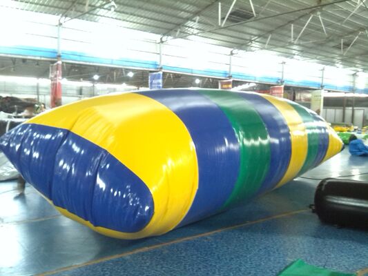 Da gota maravilhosa da água do aluguel descanso de salto para jogos infláveis da água