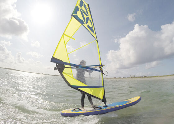 Rígido levante-se a placa inflável dobrável do windsurfe da placa de pá