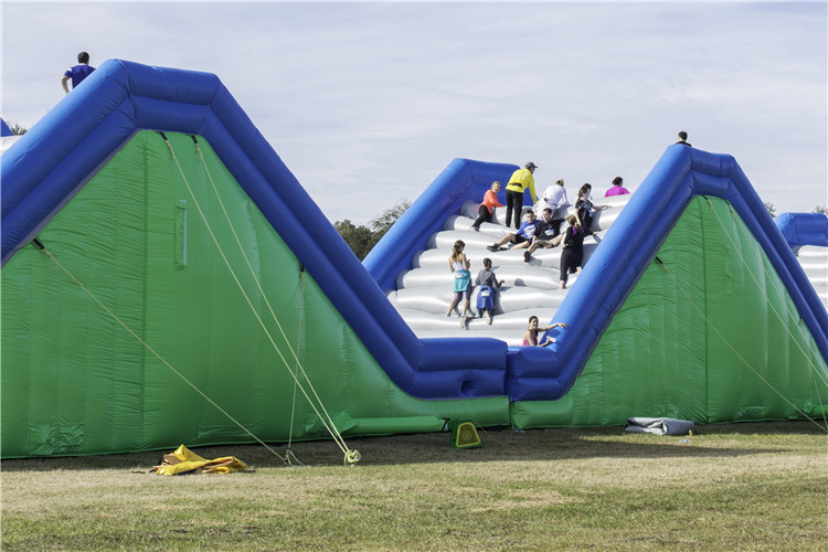 PVC personalizável 41x5.5x6m The Humps Inflatable 5k Eventos Jogo competitivo para adultos