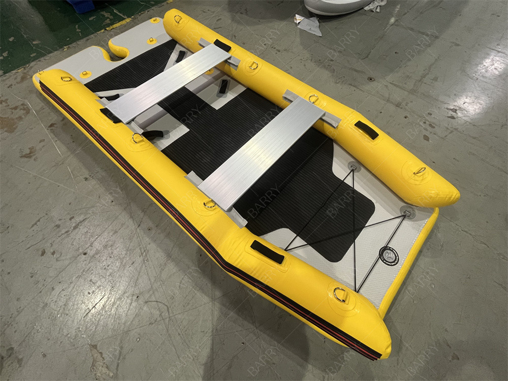 Pequeno caiaque inflável PVC Power Sailing Ce Light Weight Catamaran Barco a vela Hipalon Barco inflável Catamaran