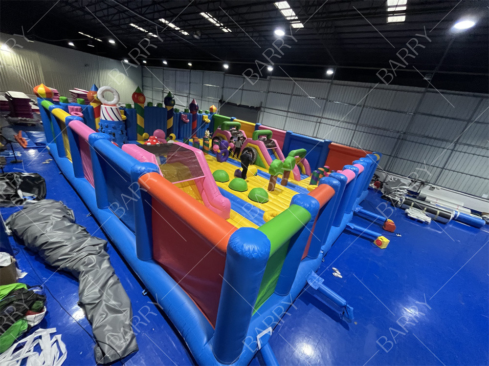 Parque aquático ao ar livre Parque temático aquático inflável Parque de brinquedos indoor Parque de trampolim