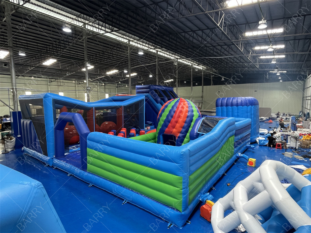 Parque temático comercial inflável com campo de obstáculos de bola grande Indoor Bounce Playground Disco Bounce Basketball Hoop
