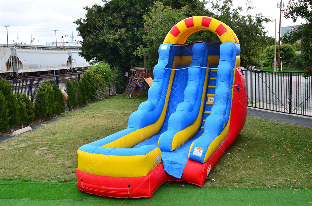 Escorregador aquático comercial de 15 pés com duas pistas e piscina grande, escorregador inflável para crianças