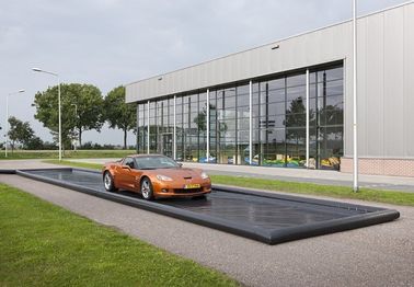 As esteiras pretas da lavagem de carros da cópia molham almofadas da lavagem da retenção/coletor infláveis da água
