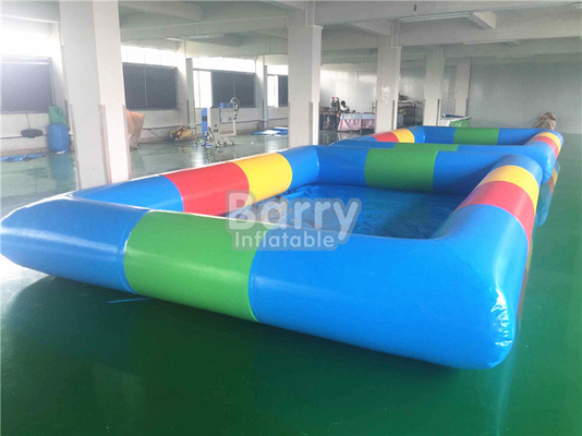 Claro - associação de água portátil da cor azul com brinquedos infláveis 4x6m