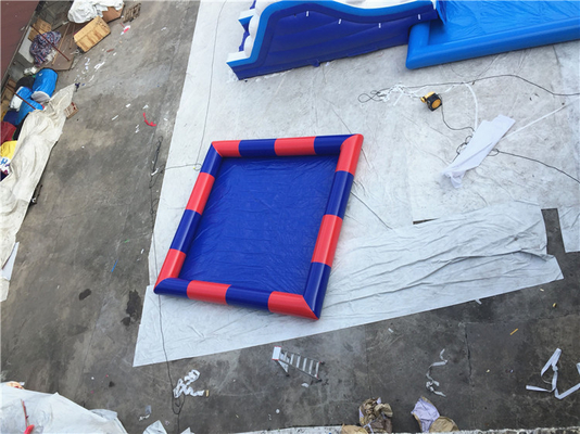 Associação de água inflável profunda 6x6m de encerado azul e vermelho para a família