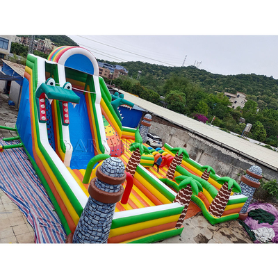 Curso de obstáculo combinado triplo dobro dos arrendamentos da corrediça de água da casa do salto do PVC do ponto