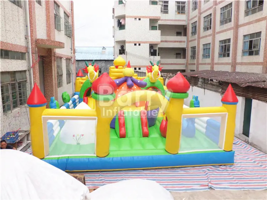 Parque de diversões inflável adequado para crianças com impressão de playground ao ar livre explodir castelo de salto