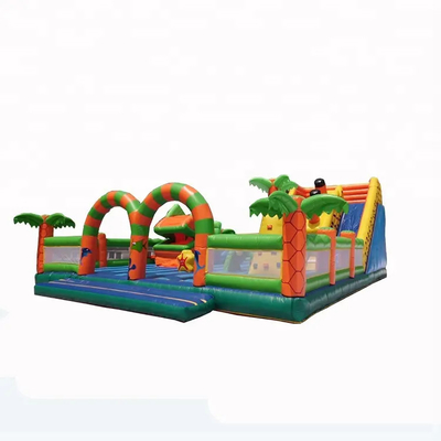 Playground inflável ao ar livre OEM para crianças escalar e deslizar Playland gigante castelos infláveis