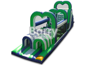 Bens materiais do PVC de Plato 0.55mm dos obstáculos infláveis verdes do curso do assalto