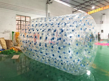 Brinquedos infláveis da água de encerado do PVC, bola de rolo 2,4 * 2,2 * 1.8M da água da esfera