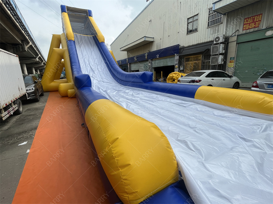 Deslizamento de água gigante inflável comercial 30x10,6m PVC para parques temáticos