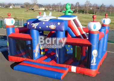Campo de jogos inflável do tema gigante exterior do robô dos brinquedos com obstáculo e corrediça