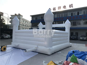 Casa branca exterior do salto com o telhado para o castelo Bouncy do casamento para a casa inflável do salto do casamento do partido