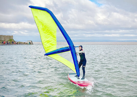 A vela inflável profissional do Sup Windsurf placa de pá