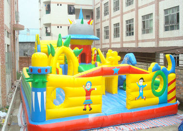 Castelo Bouncy inflável colorido personalizado, campo de jogos inflável das crianças