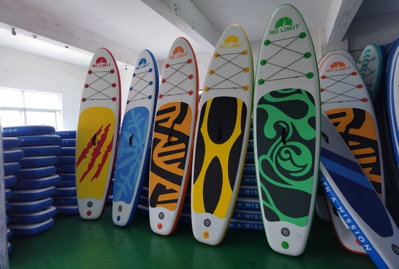 O OEM levanta-se a placa inflável do SUP da placa de pá da prancha